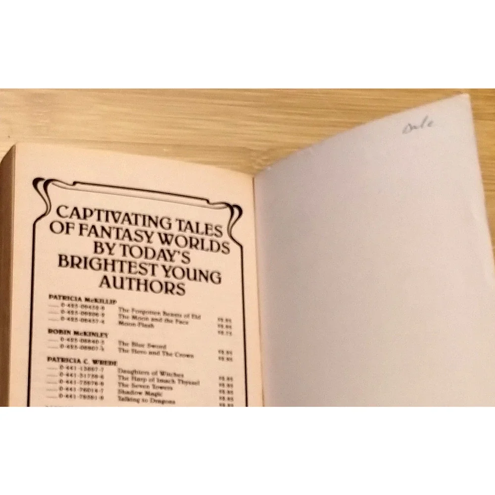 Diana Wynne Jones Fire And Hemlock 1986 Berkley Vintage Fantasy Paperback Book